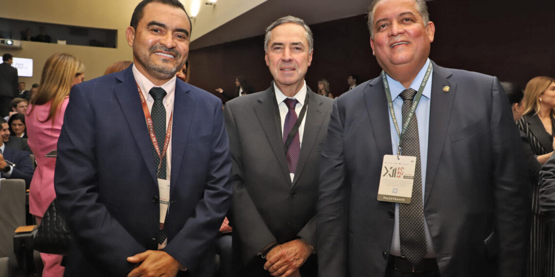 Em Lisboa, Wanderlei participa de debate sobre riscos éticos, econômicos e eleitorais da Inteligência Artificial com Gomes e presidente do STF