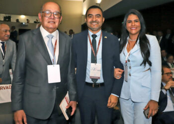 Governador Wanderlei prestigia painel em Lisboa com presidente da Câmara, Arthur Lira, e ministro Gilmar Mendes, do STF