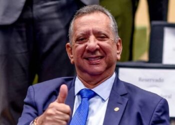 ELEIÇÕES 2024 | Antônio Andrade levanta demandas da rede de ensino de Porto Nacional em reunião com professores e aposentados