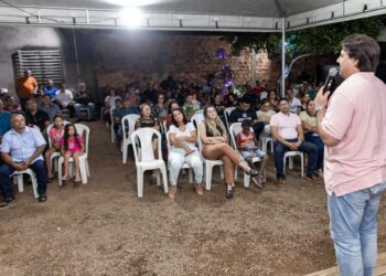 Em agenda de pré-campanha, Eduardo Fortes levanta demandas dos moradores do bairro Santa Cruz e região