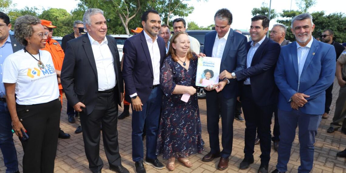 TCE entrega a ministro resultado do projeto de retomada de obras no Tocantins; 28 estão sendo monitoradas