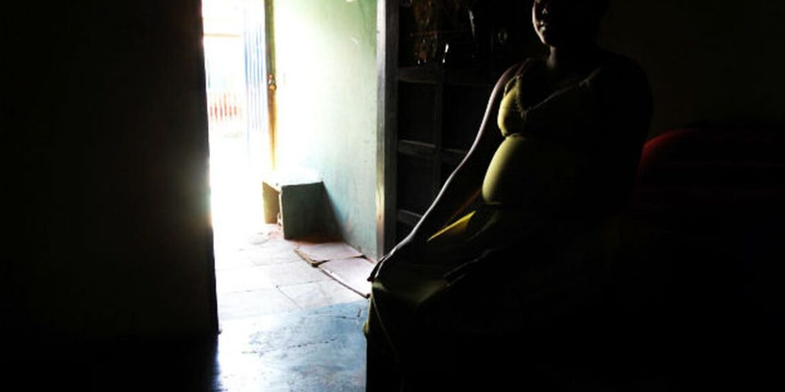 Com PL do “estuprador”, assinado também por Filipe Martins e Eli Borges, instituições temem mais casos de gravidez em meninas; já quase 8 mil casos de abusos só neste ano