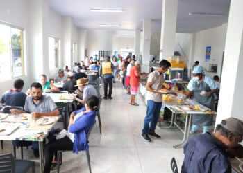 Com média de 650 visitantes por dia, Restaurante Popular de Araguaína serviu mais de 45 mil refeições após restruturação