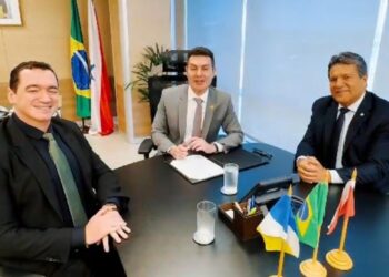 Ao lado de Alexandre Guimarães e Osires Damaso, ministro das Cidades garante liberação de 150 unidades habitacionais para Paraíso