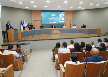 Em audiência no MPE, secretário da Educação de Palmas garante reposição de aulas a alunos afetados pela falta de transporte escolar