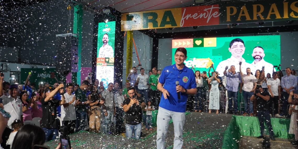 Em uma coligação com oito partidos e com o ex-secretário Ubiratan Carvalho como vice, Celso Morais é lançado à reeleição em Paraíso