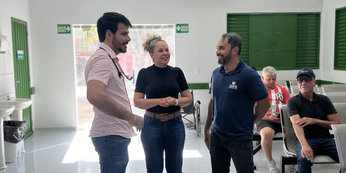 Gurupi recebe ambulância e duas vans e prefeita Josi Nunes avisa que busca recursos para nova sede da UPA