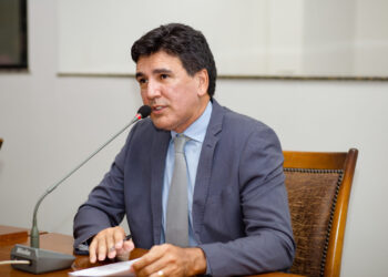 Lei de autoria de Júnior Geo, Estado sanciona Política Estratégica de Saúde Mental 
