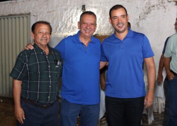 Antônio Andrade tem agenda com juventude e empresários de Porto Nacional; revisão do IPTU e abertura da Casa do Empreendedor são reivindicados