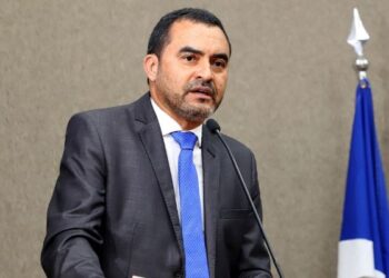 EM OFF | Ao comentar decisão do TRE-TO, Wanderlei dá novo sinal de que não renunciará em 2026; campanha de Eduardo Siqueira em festa pelo Índice CNN; ex-prefeita Miriam garante que Talismã não terá candidatura única