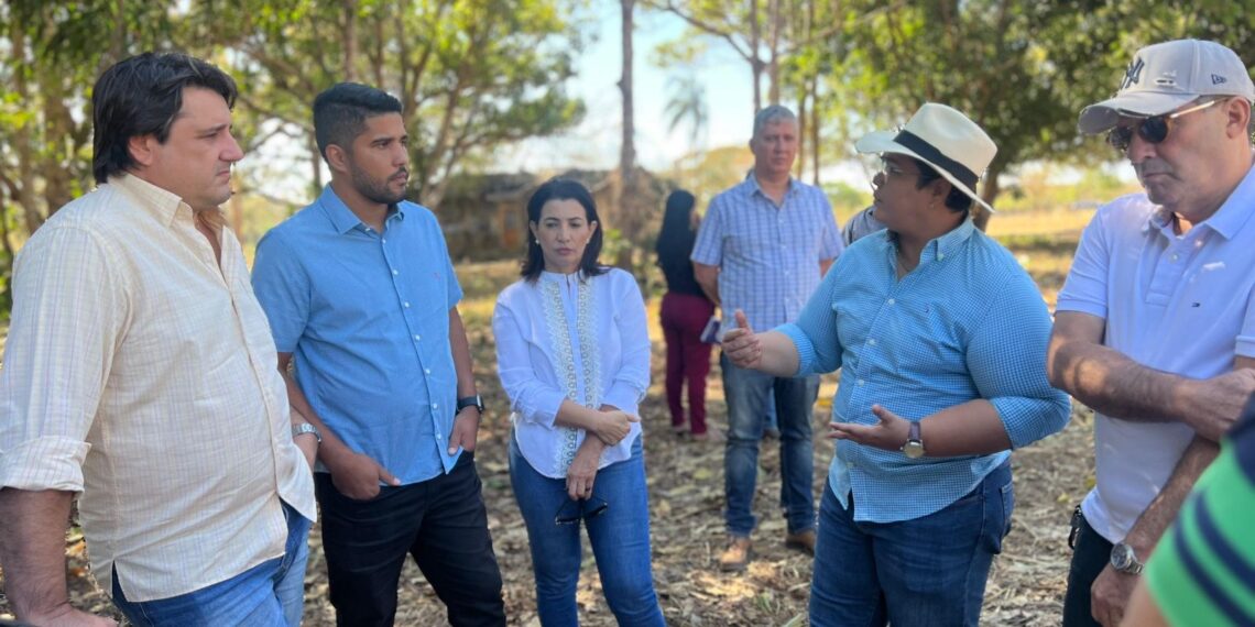 Com comitiva de empresários, Eduardo Fortes e Juarez Moreira visitam área de que receberá estrutura para eventos