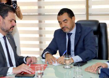 Governador Wanderlei recebe corregedor nacional do MP e firma compromisso de implementar adicionais para o combate ao feminicídio