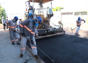 Com investimento de R$ 25,3 milhões, Araguaína inicia recapeamento de 21 bairros pelo setor Jardim das Flores