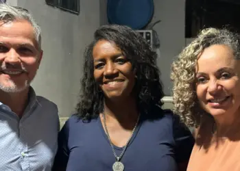 Em visita à Vila Íris, prefeita Josi Nunes se compromete com a pavimentação do setor