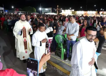 Em missa, governador Wanderlei anuncia feriado estadual do Senhor do Bonfim: “Todos terão oportunidade de comparecer”, defende