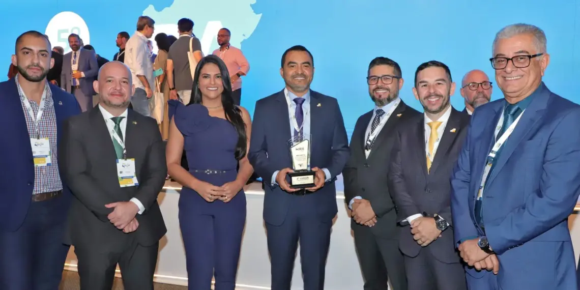 Tocantins tem 3º maior evolução no Índice de Oferta de Serviços Públicos Digitais e governador Wanderlei recebe prêmio
