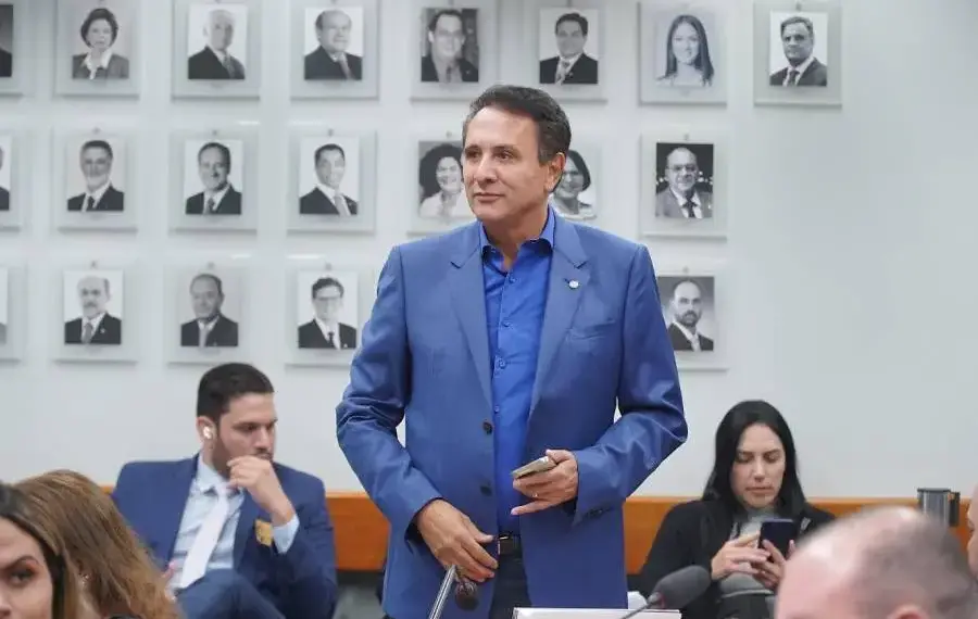 Projeto de Lei de Carlos Gaguim propõe incentivos à contratação de idosos pelo Poder Público