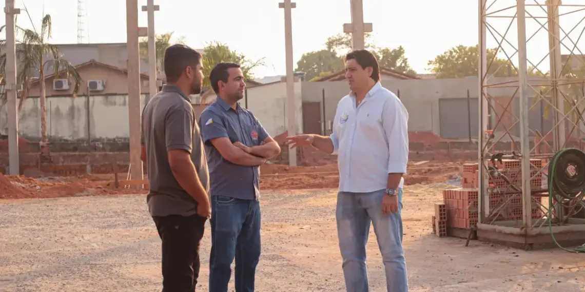 A representantes da construção civil, Eduardo Fortes diz quer fazer 3 mil casas populares em quatro anos