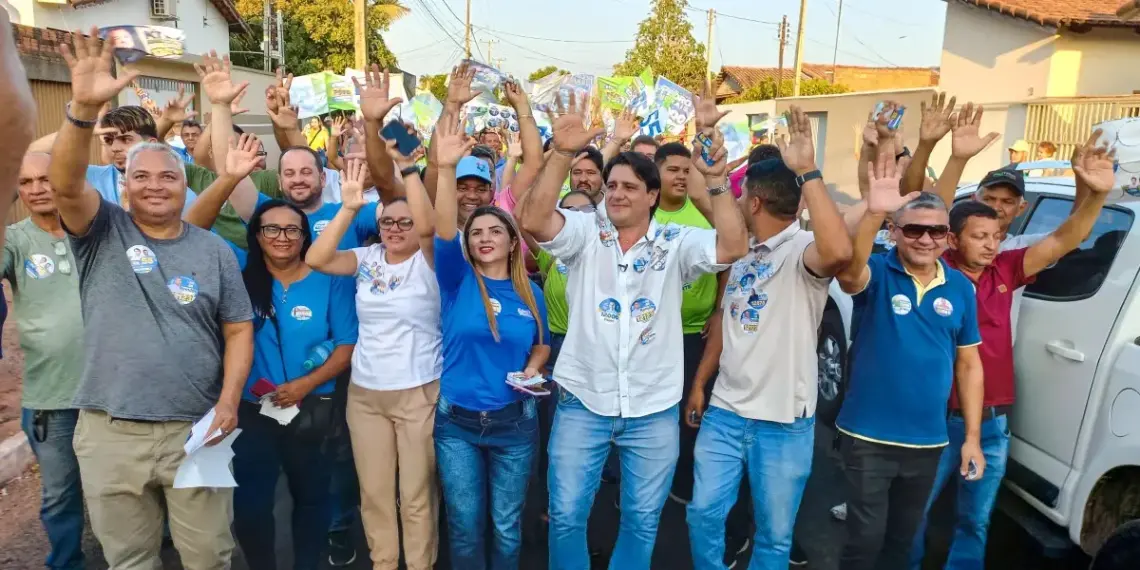 Eduardo Fortes promove caminhada no Parque das Acácias e garante quadra poliesportiva e ETI para o setor