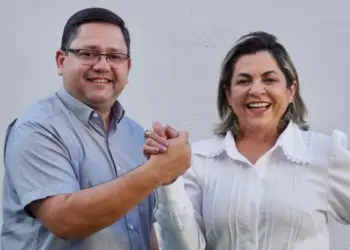 Prefeita Fátima registra candidatura à reeleição em Guaraí com vereador Gleidson de vice e apresenta plano de governo