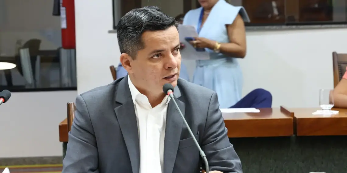Após faltar água em setores de Araguaína, Jorge Frederico provoca Procon e ATR: “Absurdo o péssimo serviço”