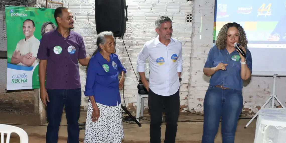 Prefeita Josi e o vice Adailton Fonseca visitam bairro que recebeu investimentos da gestão e se reúnem com membros de igreja