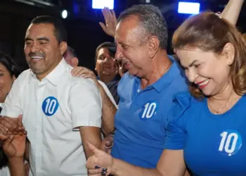 Com governador do palanque, Antônio Andrade lança candidatura a prefeito de Porto Nacional: “Não adianta sorrisinho na cara se não souber trabalhar”