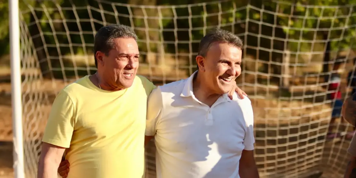 Ao lado de Luxemburgo, Eduardo Siqueira prestigia campeonato de futebol no Aureny III e garante incentivo ao esporte