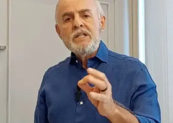 EM OFF / Governador vai apoiar Janad, mas Republicanos quer contrapartida no interior; Irajá ataca Wanderlei na convenção de Wagner e Alexandre desce do palanque; Mourão rebate ataques e diz que vai processar Vicentinho Jr