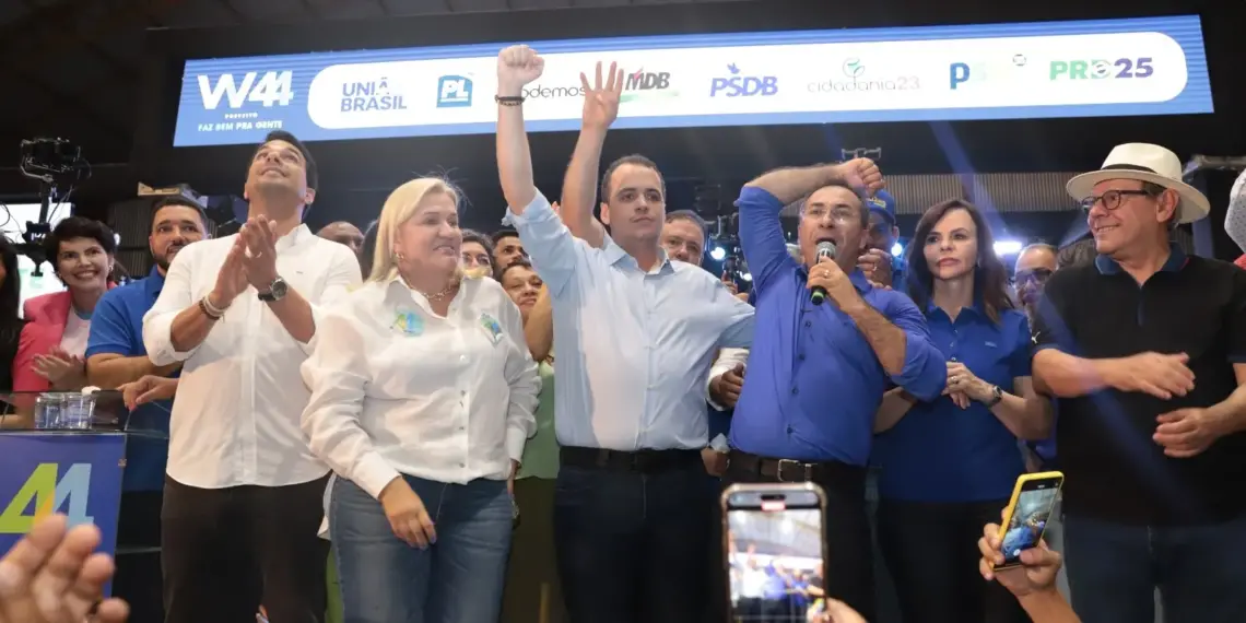 Com 8 partidos e com os 3 senadores no palanque, prefeito Wagner tem candidatura à reeleição homologada em Araguaína: “Crescer 20 anos em 4”