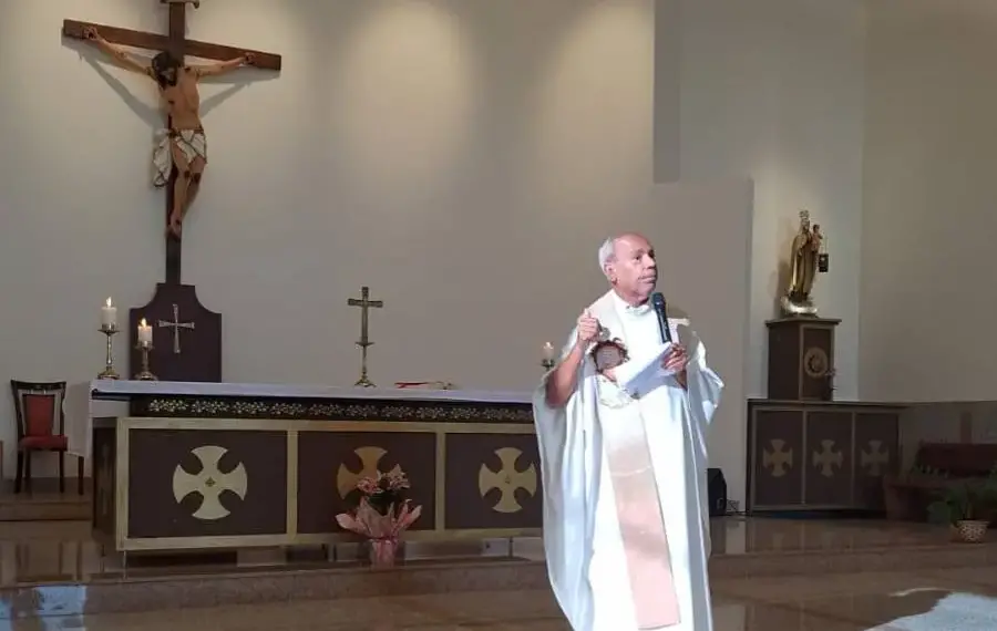 Paróquia comemora 60 anos de ordenação do frei carmelita Felisberto Caldeira com lançamento de perfil biográfico no sábado, 17