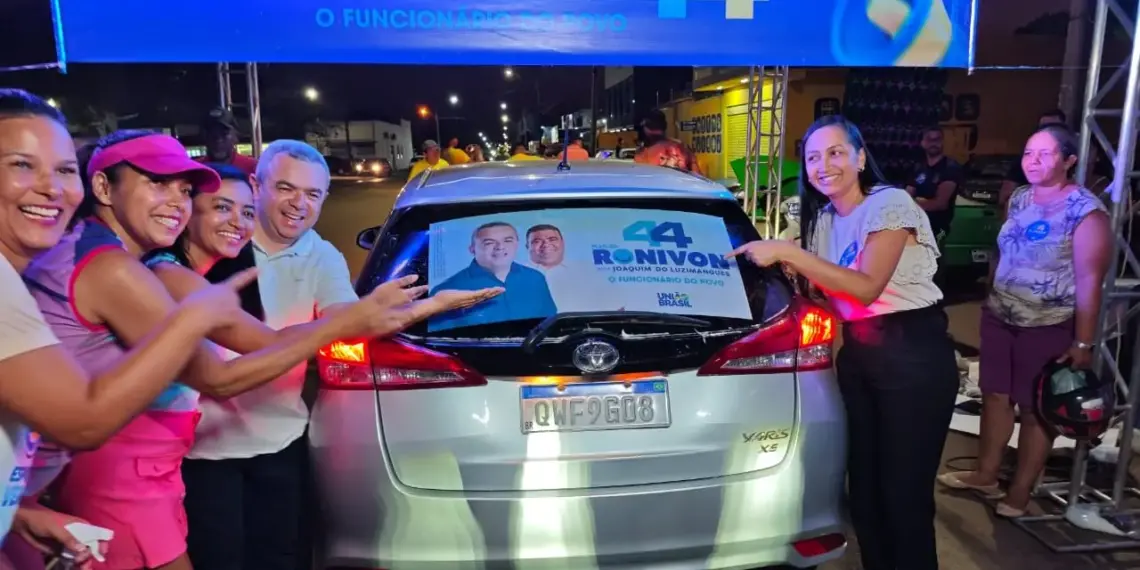 Prefeito Ronivon promove adesivaço em Porto Nacional e fala em trabalho com humildade para convencer população pela continuidade