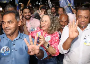 Em reunião no Trevo da Praia, Josi Nunes garante pavimentação de todas as ruas do povoado e construção de praça