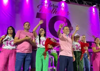 Primeira-dama, Dona Deija lidera reunião de mulheres em apoio à reeleição de Antônio do Bar em Augustinópolis