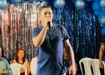 Justiça determina busca e apreensão de carro de som da campanha de Alaor do Sacolão em Tocantinópolis