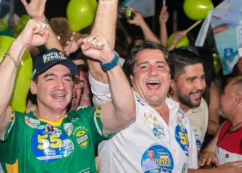 Eduardo Fortes comemora aniversário em comício na Feira da Rua 13 em Gurupi: “Vamos trazer dignidade para o povo”