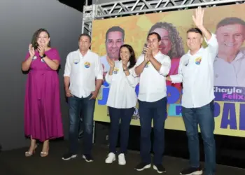 Chayla Félix e Eduardo Siqueira Campos se reúnem com moradores do Setor Universitário; “vejo nela as qualidades de todo bom jogador” destaca Vanderlei Luxemburgo