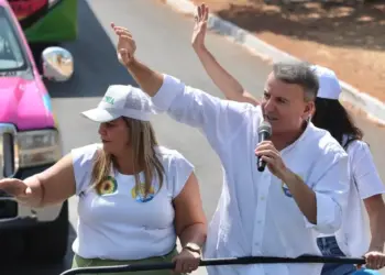 Eduardo Siqueira Campos fala em UPA e ETI no Taquari em comício móvel: “Vamos garantir a vocês o direito a uma vida melhor”