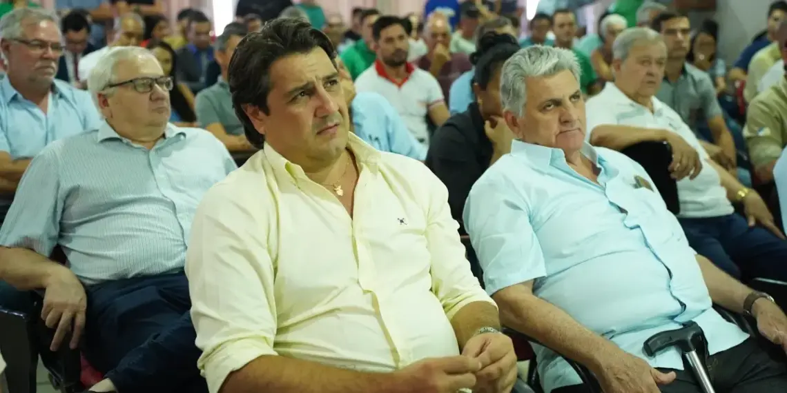 Eduardo Fortes participa de reunião pela manutenção dos trevos da BR-153 e defende união de empresários, políticos e população pela causa