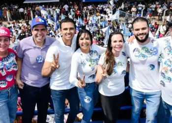 Janad promove caminhada no Aureny I: “Povo acredita e confia em mim”, diz; ex-ministra Tereza Cristina pede voto à candidata do PL