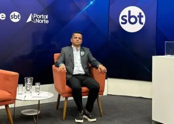 Sem prefeito Wagner, debate em Araguaína vira entrevista de Jorge Frederico, que provoca: “É um fujão, orientado pelo marqueteiro, só fala o que consegue ler”