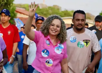 Prefeita Josi promove caminhada nos setores Morada do Sol e Canaã e destaca obras de asfalto e drenagem: “Conquistas que mudam a realidade”
