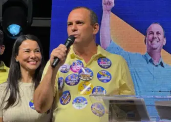 Pisoni volta a colocar Fortes e Josi no mesmo grupo: “A panelinha deles não tem vergonha na cara”