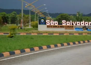 Justiça suspende contrato de R$ 991 mil da Prefeitura de São Salvador para decoração natalina