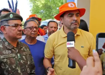 Wanderlei Barbosa acompanha operações de combate às queimadas em Lagoa da Confusão, que possui 17% de todos os focos de incêndio do Tocantins