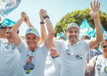 Jorge Frederico realiza caminha com governador Wanderlei na Avenida Cônego João Lima e afirma: “A verdadeira pesquisa é a da rua”