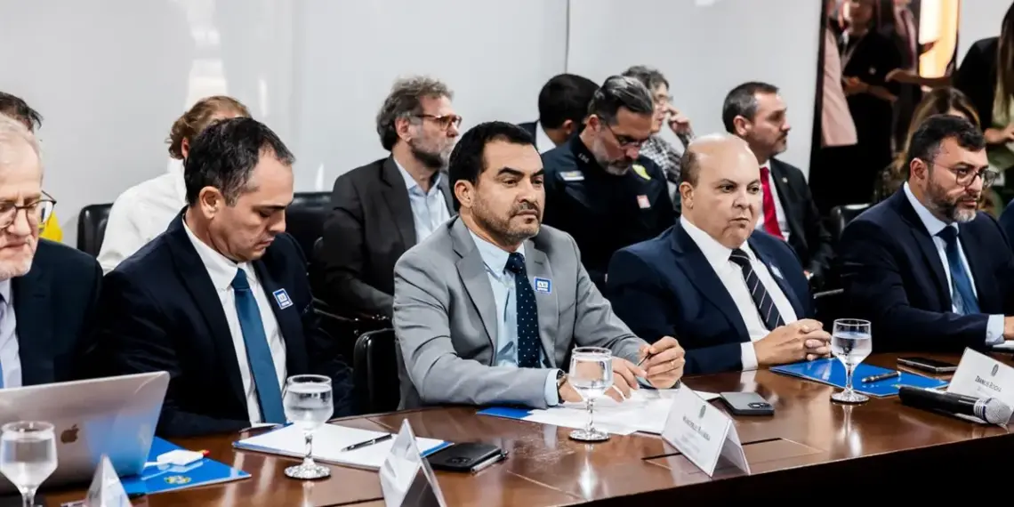 Em reunião com ministros sobre queimadas, governador Wanderlei destaca apoio emergencial a municípios e reforço nas ações repressivas; governo federal cria Comitê Interinstitucional