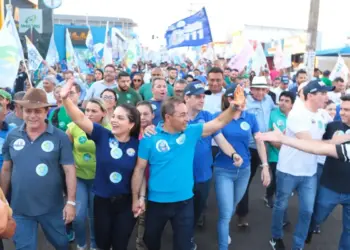 Prefeito Wagner encerra campanha pela reeleição com caminhada garantindo que fará “Araguaína evoluir 20 anos nos próximos 4”