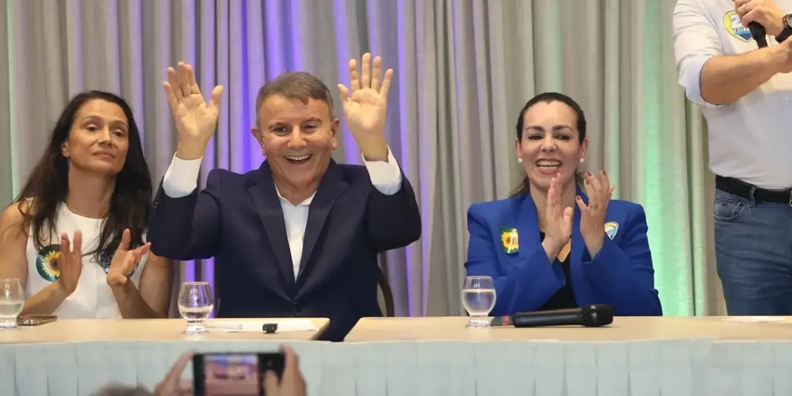 Dez dias depois do 1° turno, PSDB confirma apoio a Eduardo Siqueira, mas sem Geo; empolgada, Cinthia anuncia reforma do Paço na Praça do Bosque