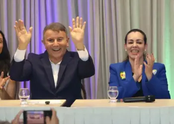 Dez dias depois do 1° turno, PSDB confirma apoio a Eduardo Siqueira, mas sem Geo; empolgada, Cinthia anuncia reforma do Paço na Praça do Bosque